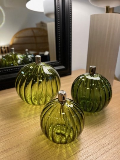 lampe à huile sphère striée vert olive