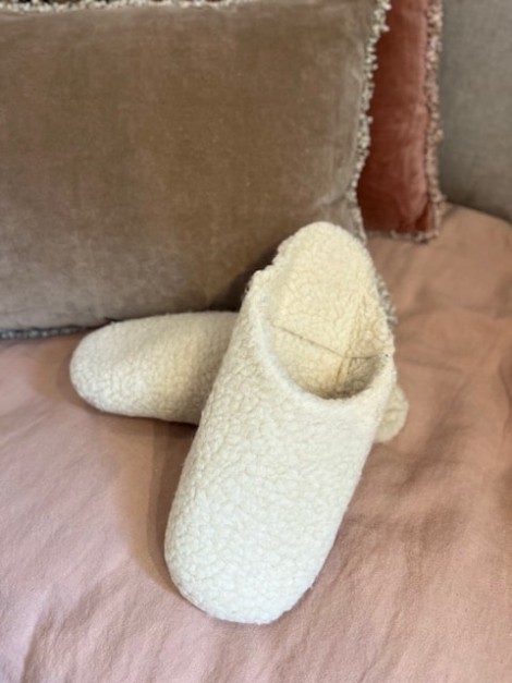 Babouches homme en cuir et moumoute crème