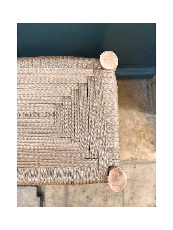 Banc artisanal en bois et corde beige