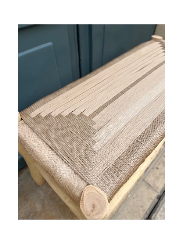Banc artisanal en bois et corde beige