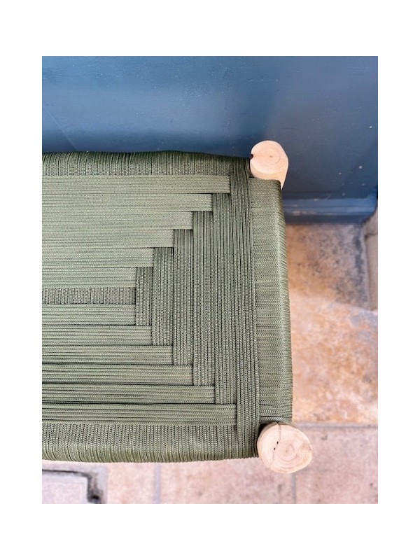 Banc artisanal en bois et corde kaki