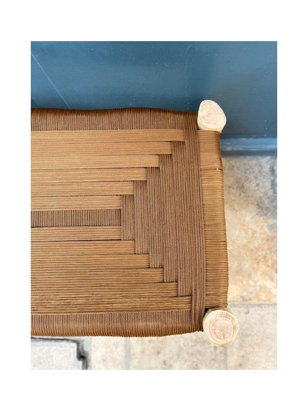 Banc artisanal en bois et corde tabac