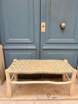 Banc artisanal en bois et doum tressé en damier 90 cm