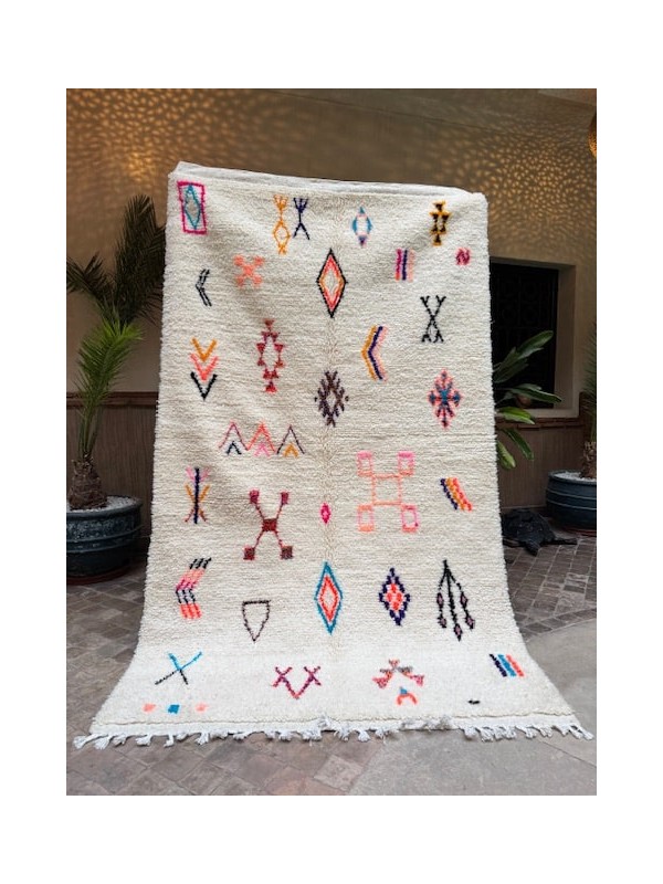 Tapis Azilal motifs colorés – Laine naturelle – Tissé à la main au Maroc 254 x 150 cm