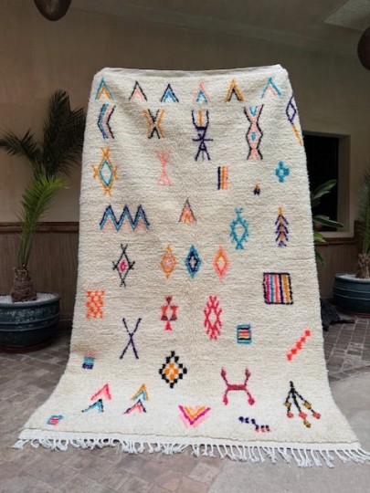 Tapis Azilal motifs colorés – Laine naturelle – Fait main au Maroc 207 x 160 cm