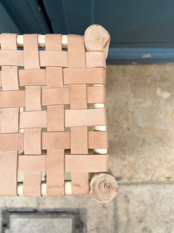 Tabouret en bois & cuir tressé 40 cm