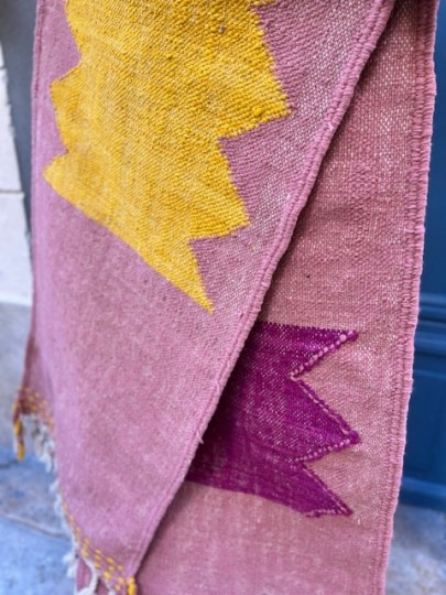 Tapis de couloir Kilim tissé à la main rose 300x68 cm